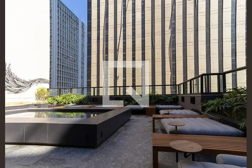 Balcony with a grill in a one-bedroom apartment, 32 m² — photo 37