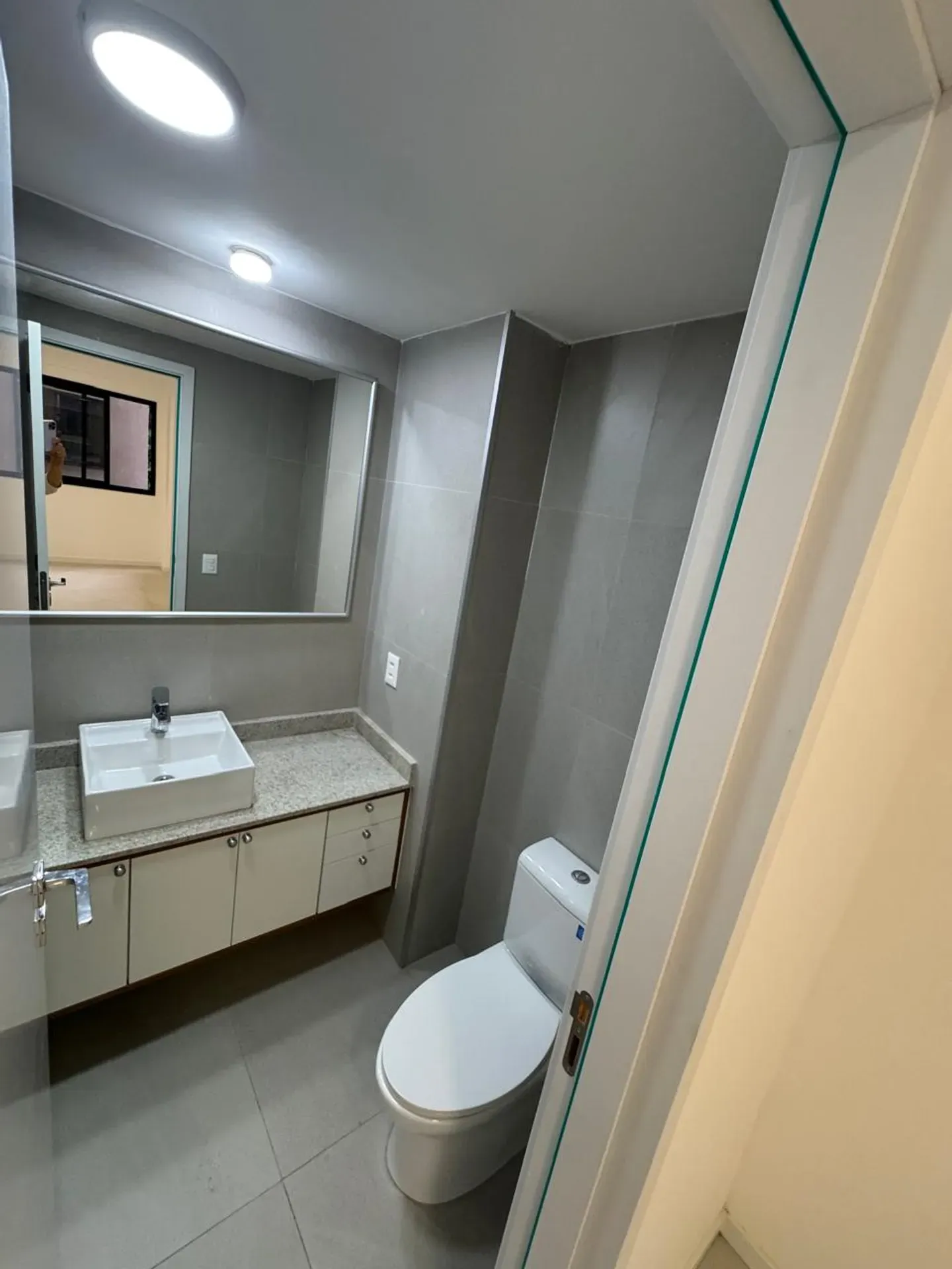 Unfurnished apartment with 3 bedrooms and 4 bathrooms — photo 22