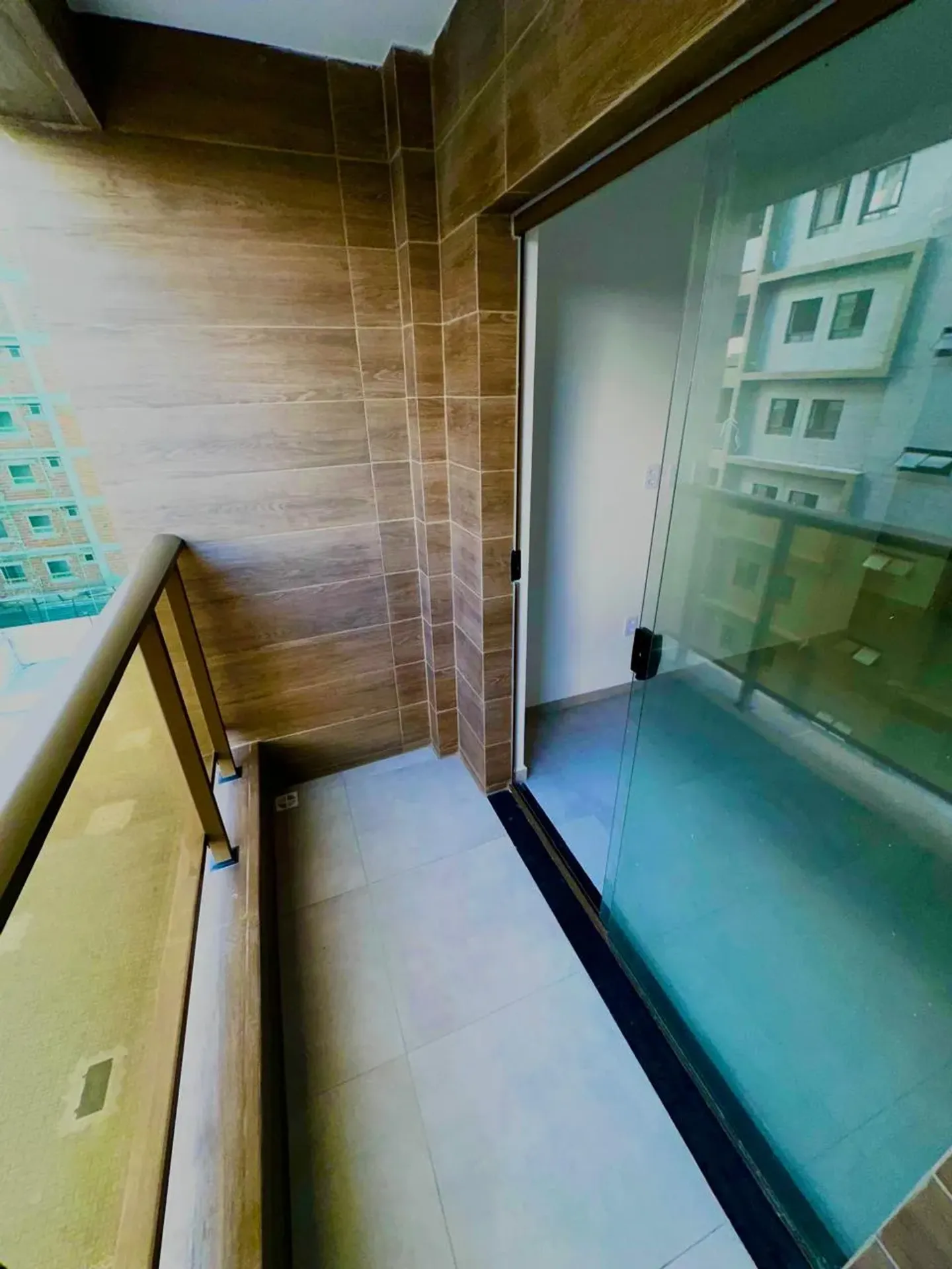 2-bedroom apartment with en-suite and 2 bathrooms — photo 3