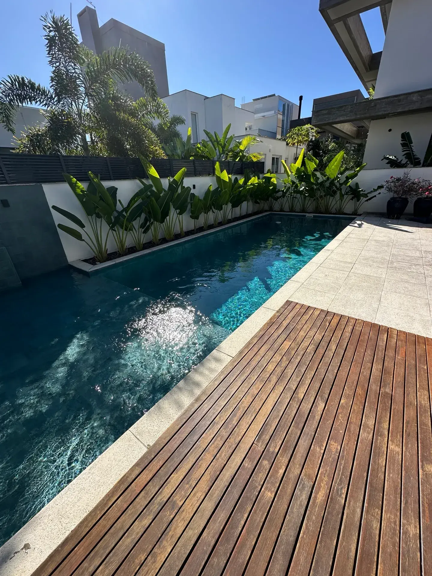 Casa mobiliada com 9 suítes e jacuzzi no prédio — photo 16