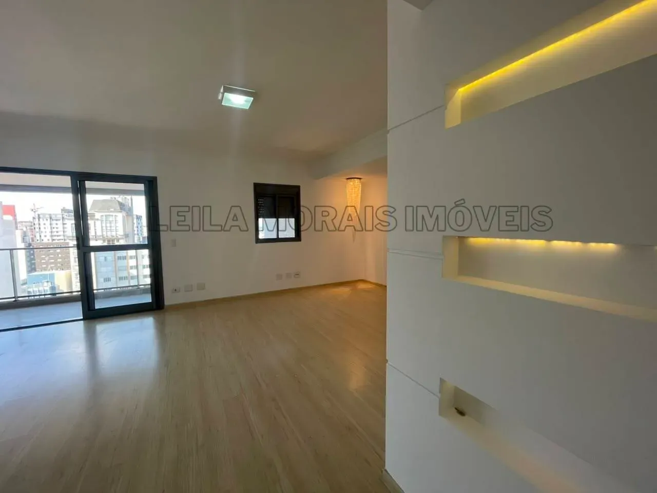 Apartment with 3 bedrooms, 5 bathrooms and open-plan kitchen — photo 4