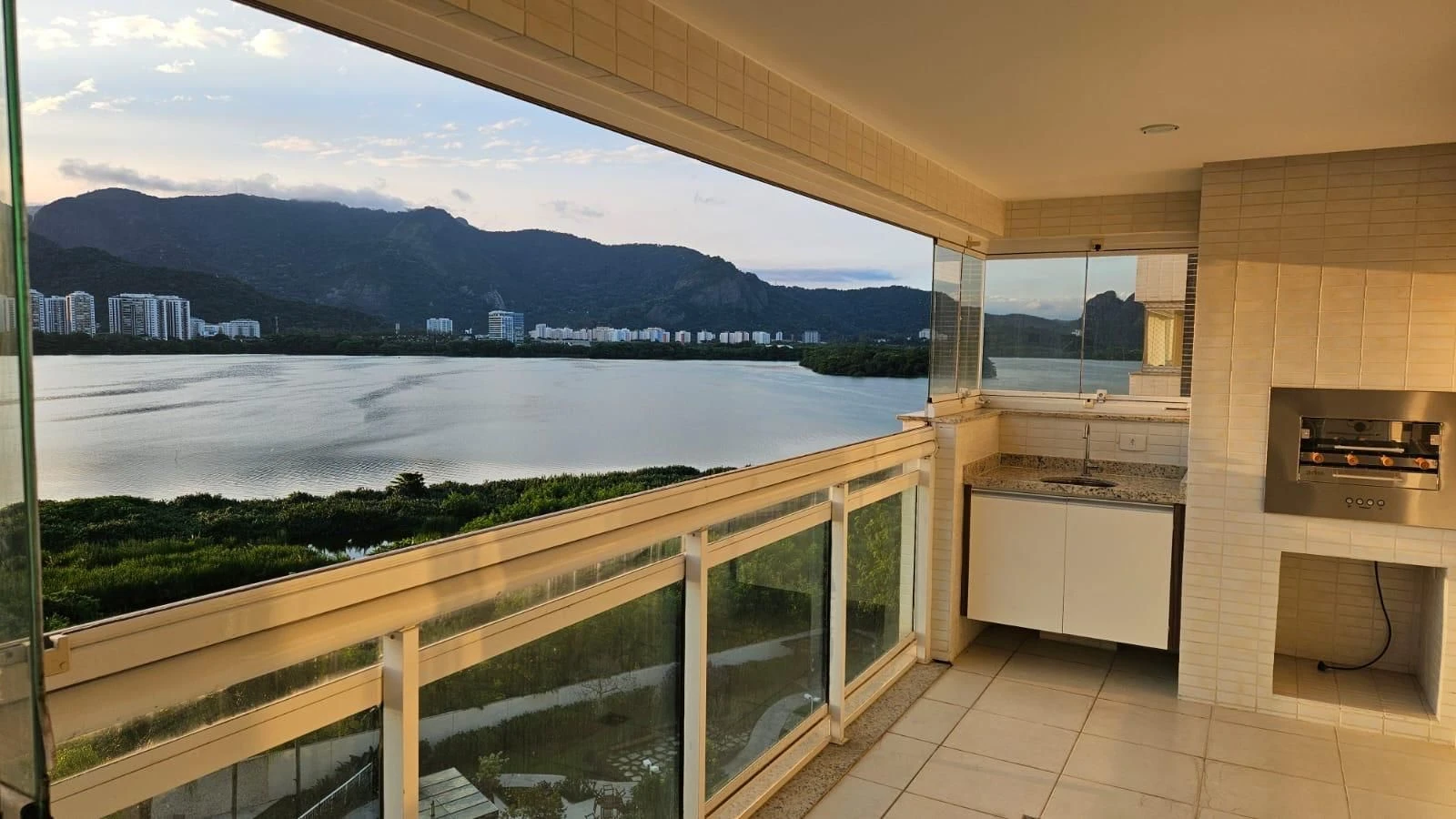Water view in a 3-bedroom apartment, 85 m² — photo 44
