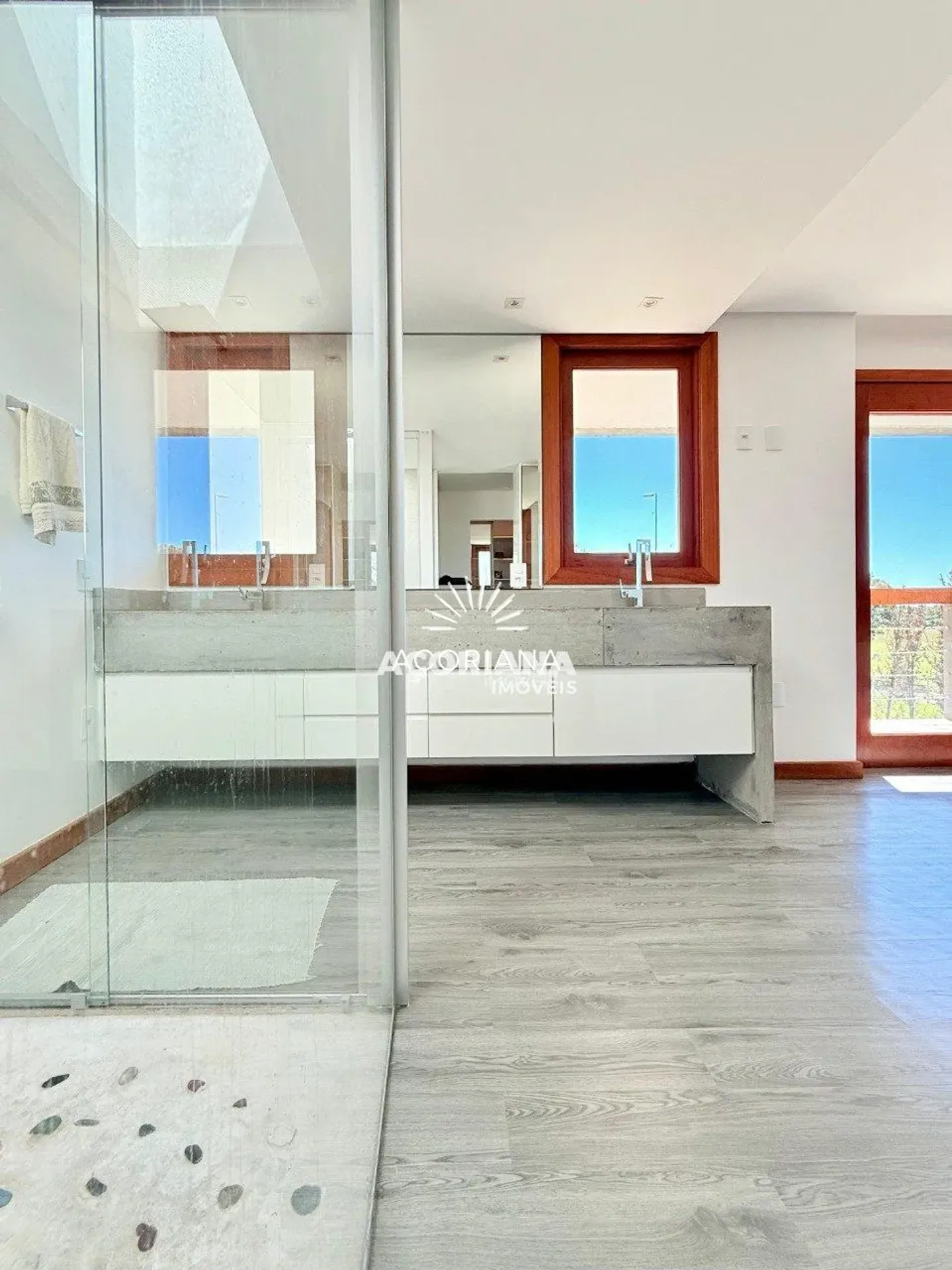 House with open-plan kitchen and 5 bedrooms over 558 m² — photo 69