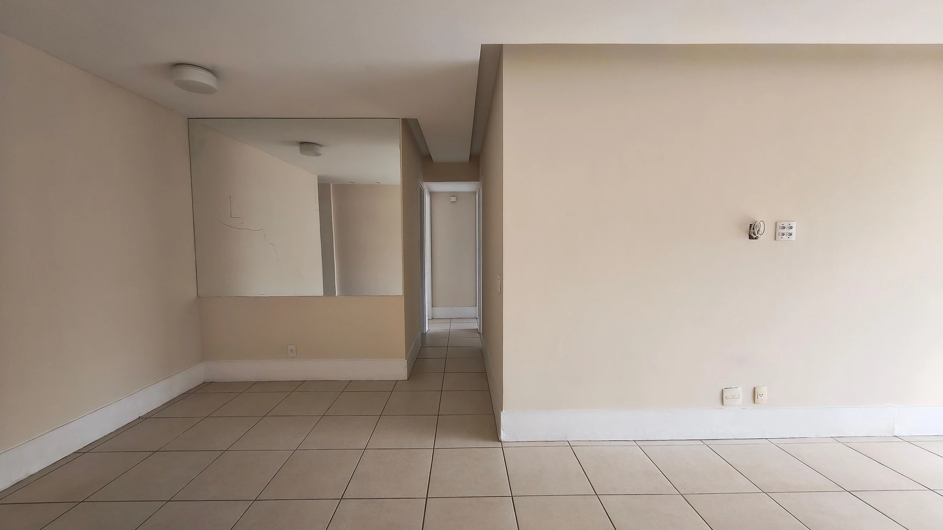 Квартира 91 м² з пральною машиною та видом на гори — photo 32