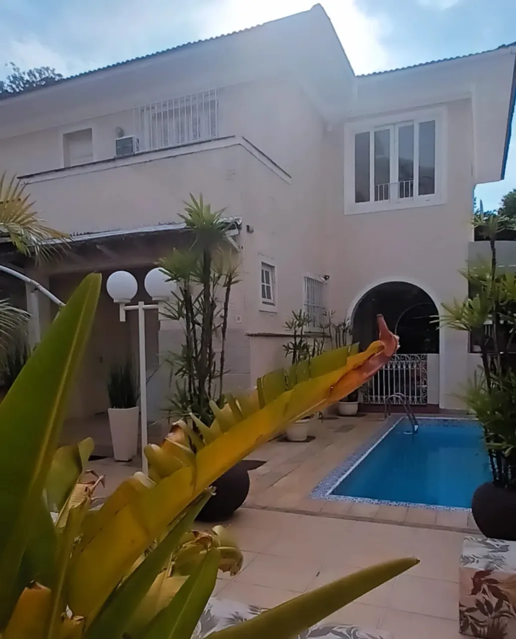 House with 5 bedrooms and 3 bathrooms plus a balcony grill — photo 15