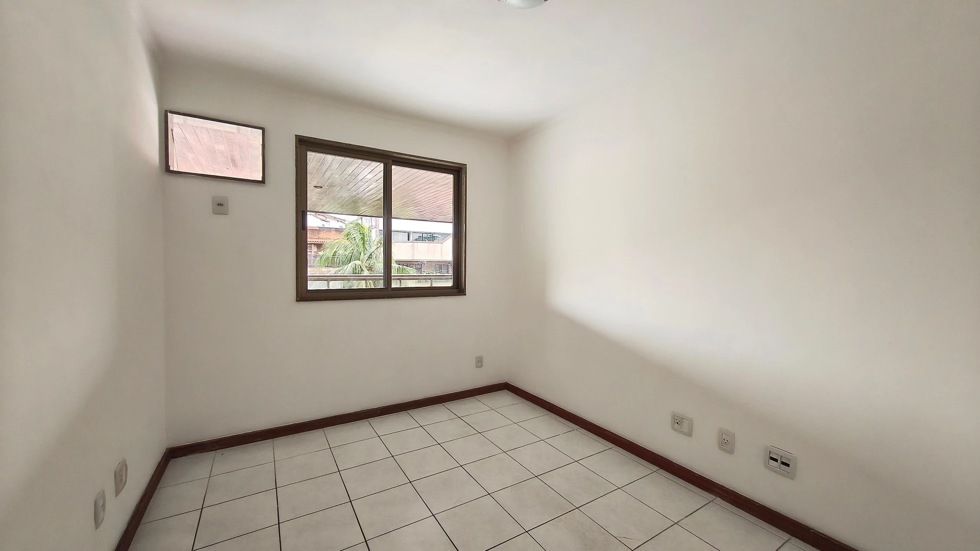 3-bedroom apartment in a building with a pool — photo 25