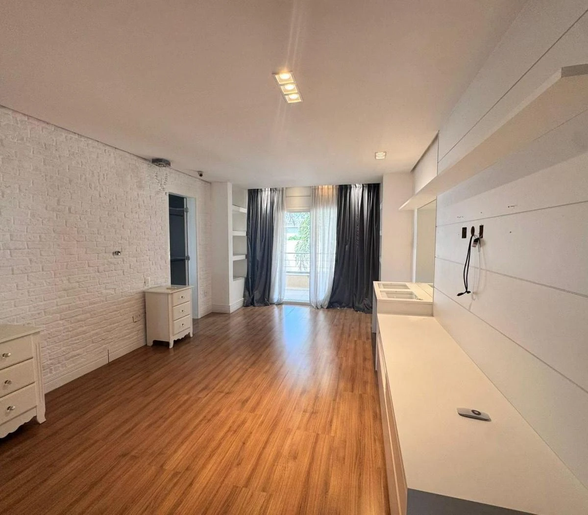 Ванна та 6 спалень: будинок 993 м² — photo 28
