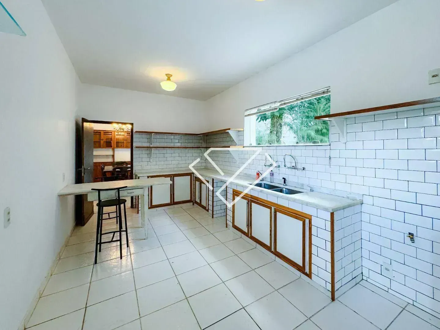 House with 3 bedrooms and 4 bathrooms on 600 m² — photo 55