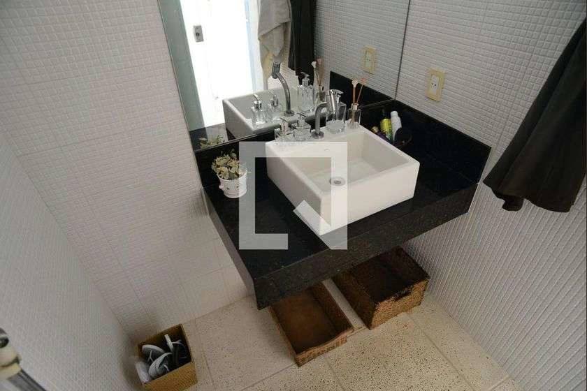 House in a gated community with 5 bedrooms and mountain view — photo 10