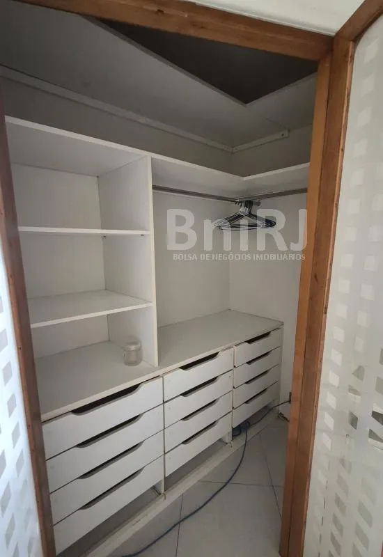Home office in a 3-bedroom apartment, 110 m² — photo 32