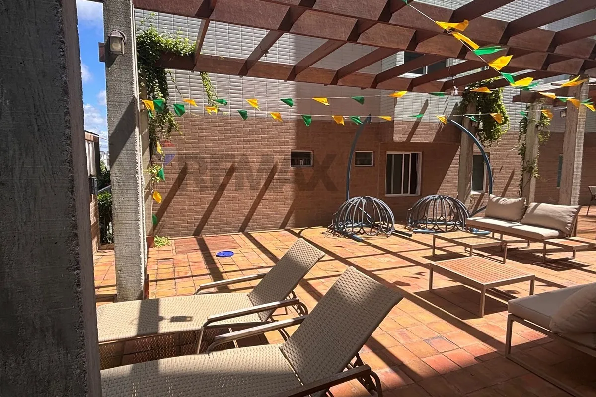 2-bedroom apartment with a private BBQ — photo 8