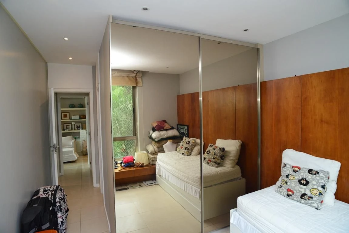 Furnished apartment with 4 en-suites and 5 bathrooms — photo 47