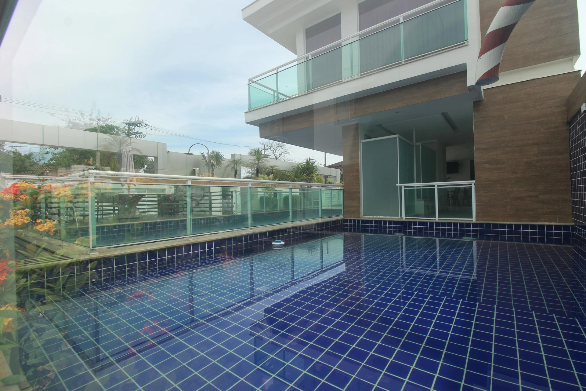 3-bedroom house with a grill on the balcony — photo 23