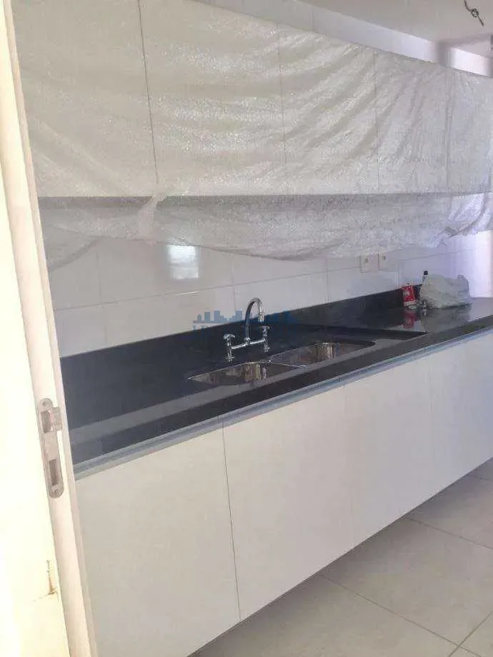 320 m² apartment with a walk-in closet and a mountain view — photo 14