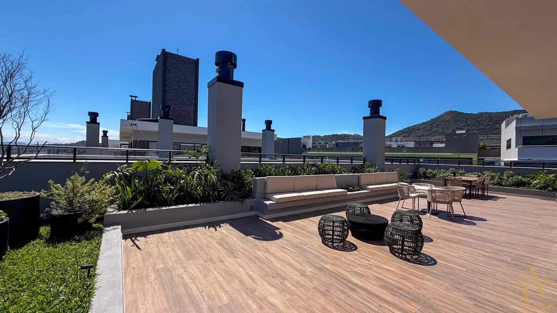 Glass-enclosed balcony in a 2-bedroom apartment, 69 m² — photo 30