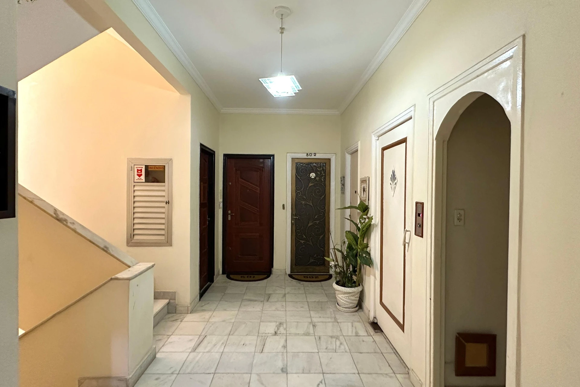 Furnished apartment with 3 bedrooms and a balcony — photo 22