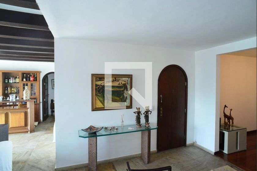 3-bedroom apartment with a home office — photo 2