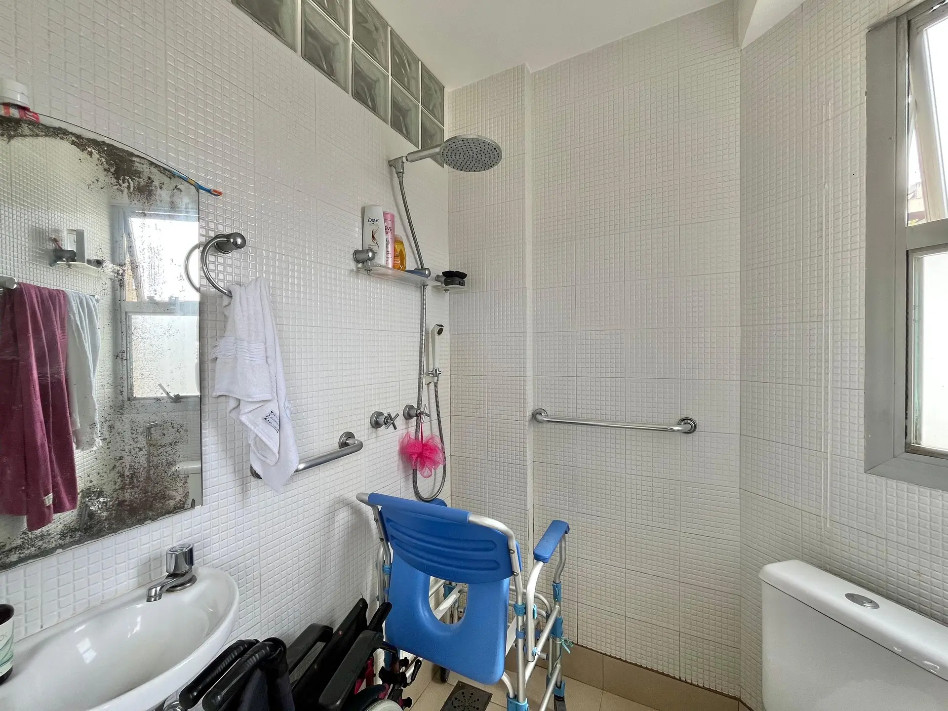 Furnished apartment, 450 m², with a water view — photo 66
