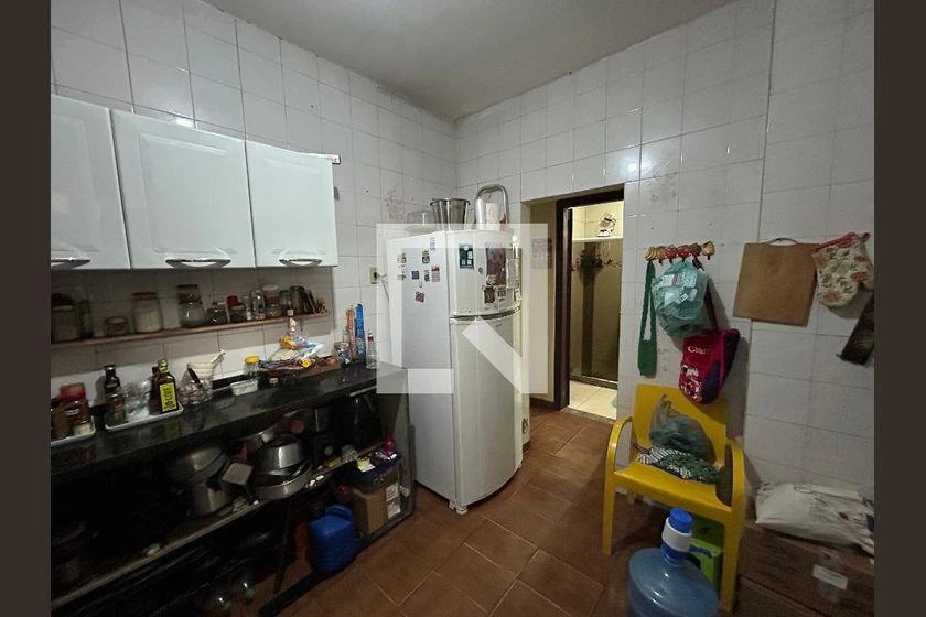 Furnished 3-bedroom house with desk workspace — photo 22