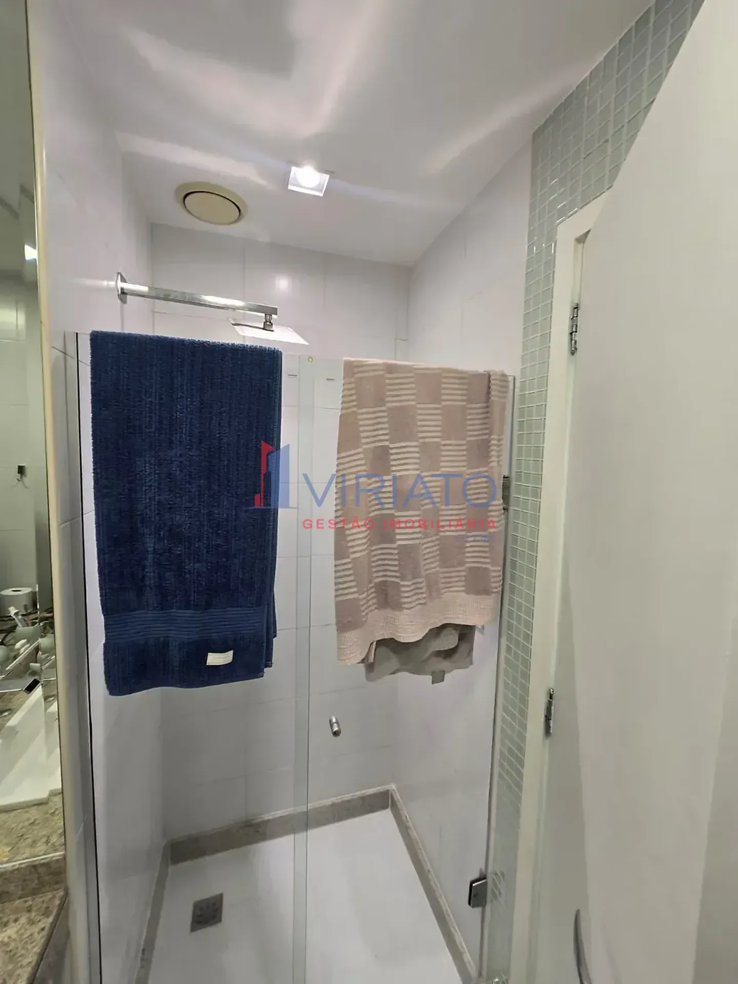 Furnished apartment with 4 bedrooms and 5 bathrooms — photo 41