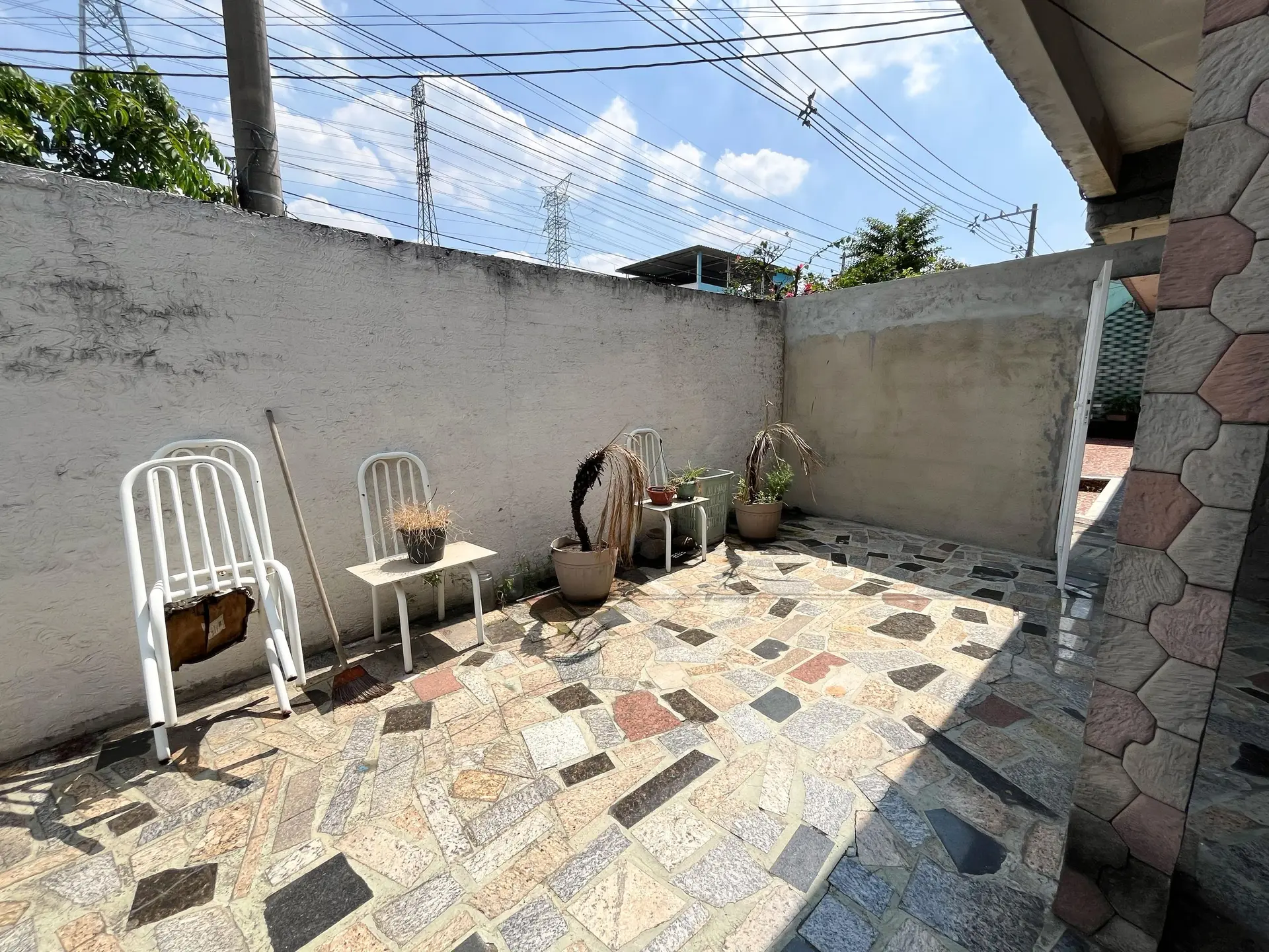 Rental house with 2 bedrooms, 1 bathroom and 1 parking space — photo 3