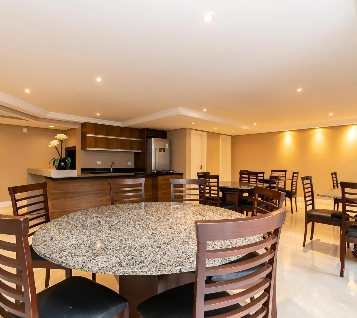 Furnished one-bedroom, 70 m² apartment in Curitiba — photo 16