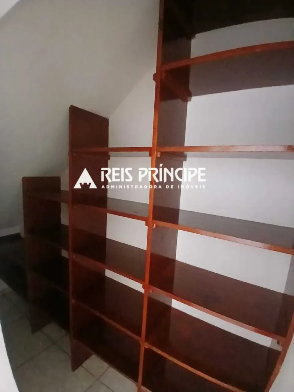 Unfurnished house with 4 bedrooms and 5 bathrooms — photo 20