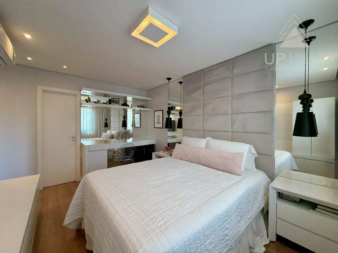 Apartment on the 4th floor with floor-to-ceiling windows — photo 24