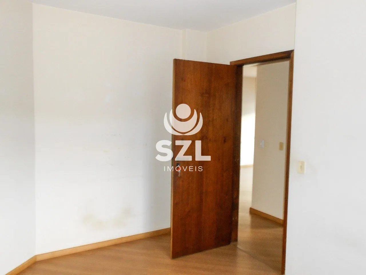 Apartment, 79 m², with wood or laminate floors — photo 16