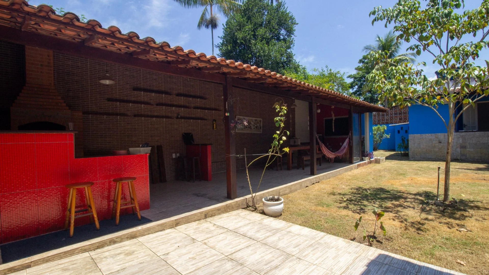 House, 260 m², with a grill on the balcony — photo 34