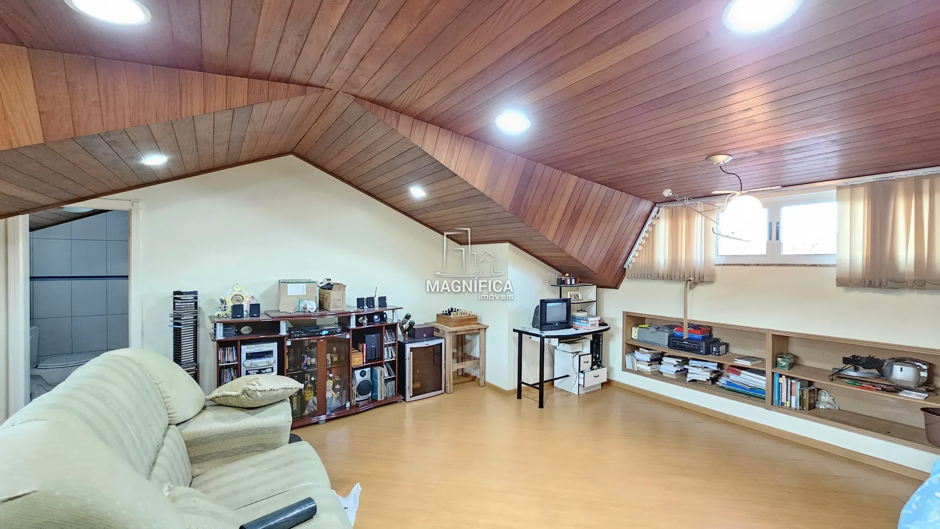 Unfurnished house with 3 en-suite bedrooms and 360 m² — photo 30