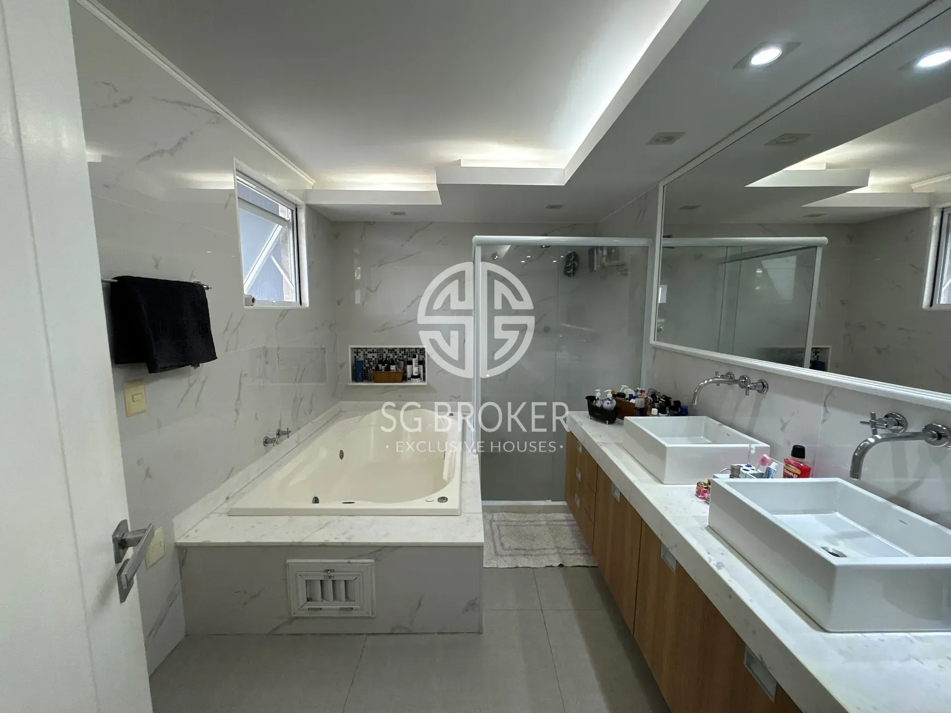 Casa para locação com 5 quartos e churrasqueira na varanda — photo 28