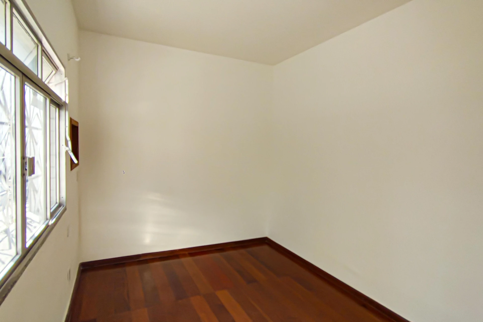 Деревянный пол или ламинат и 2 спальни: квартира 70 м² — photo 14