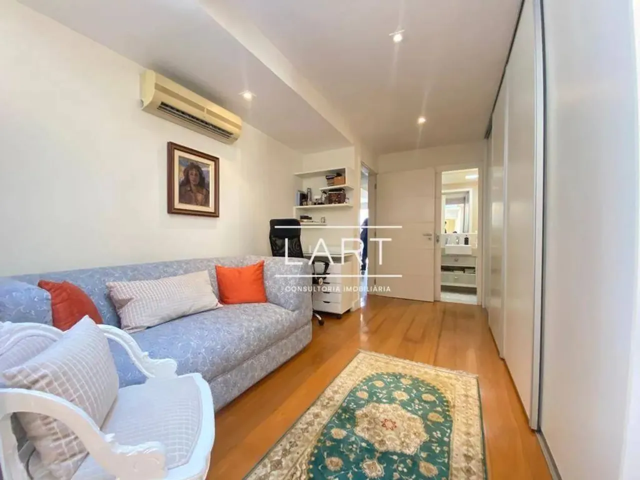 Apartamento com 4 dormitórios e 5 banheiros, 350 m² — photo 18