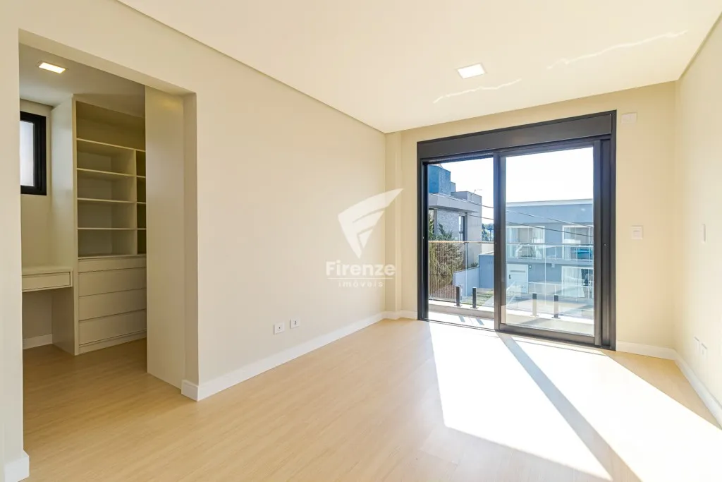 Furnished house with 4 bedrooms and 320 m² — photo 27