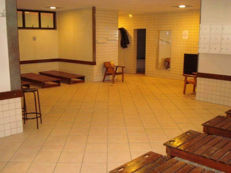 Furnished 1-bedroom apartment with a balcony — photo 24
