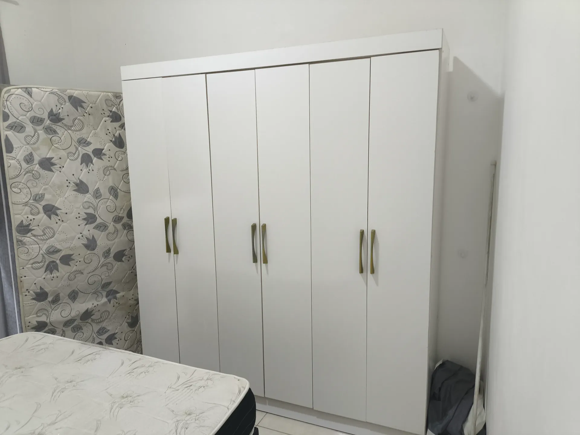 One-bedroom apartment with a washing machine — photo 4
