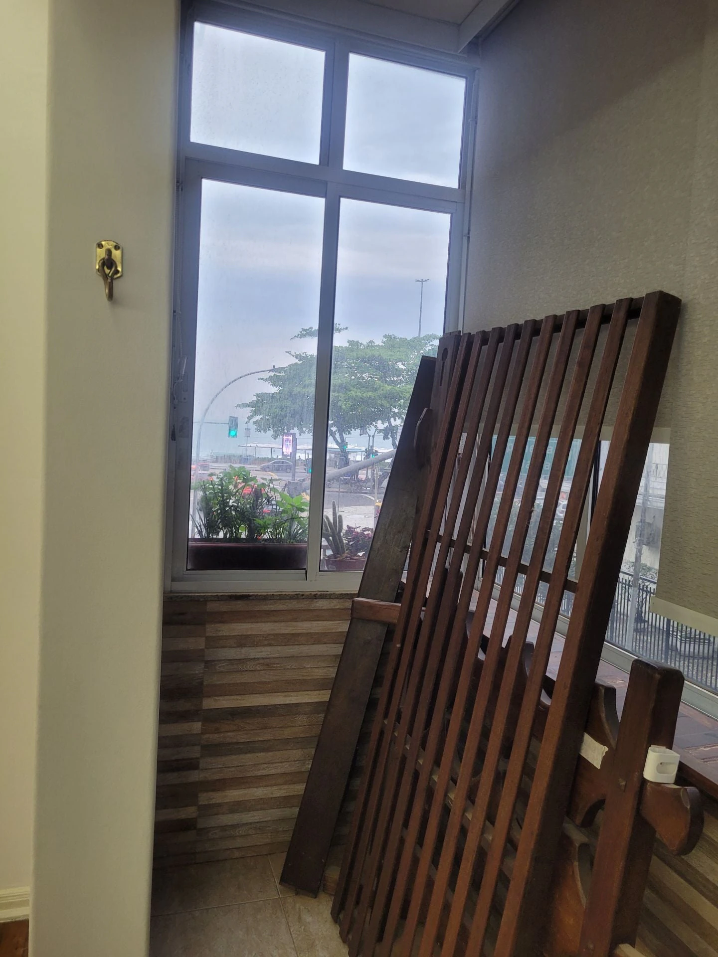Furnished apartment, 120 m², with wood or laminate floors — photo 22