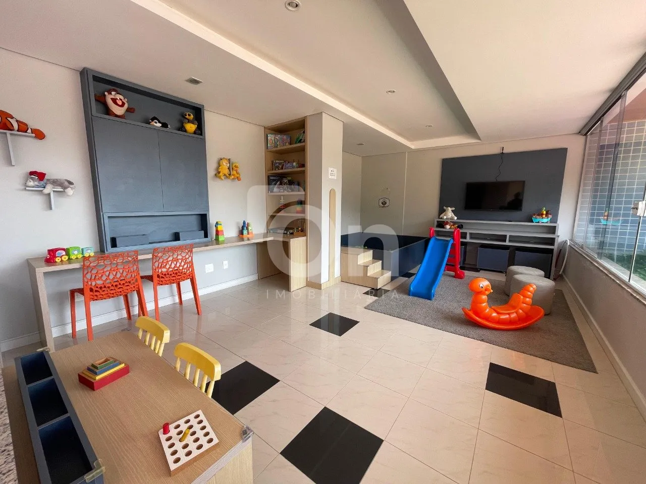 3-bedroom apartment with a washing machine — photo 8