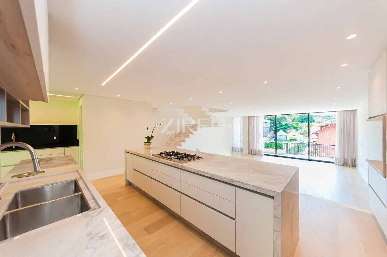 3-bedroom house with a bathtub — photo 15