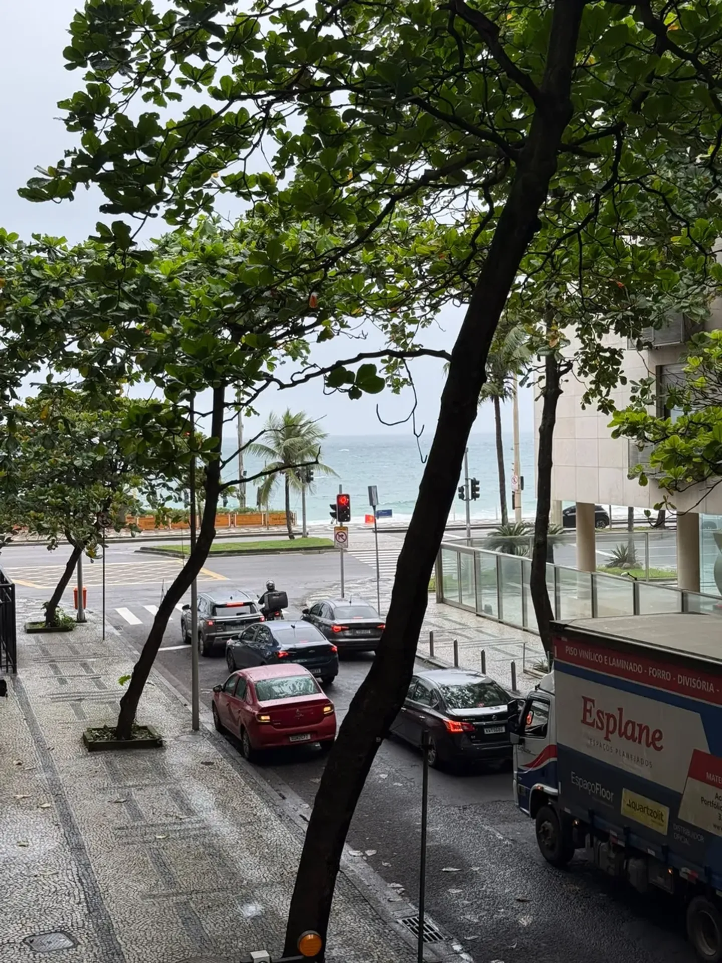 3-bedroom apartment with a water view in Rio de Janeiro — photo 18