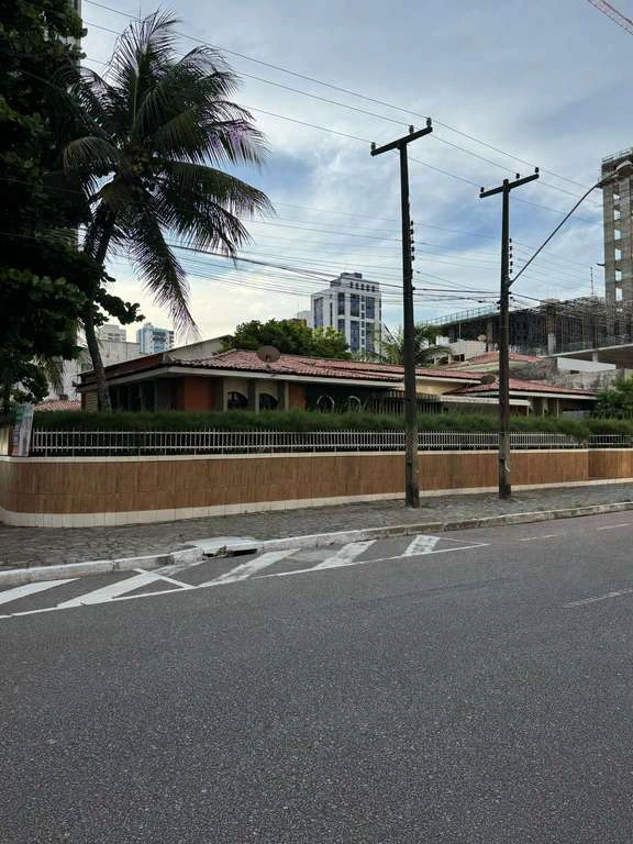 Будинок 480 м² з 3 спальнями та 2 паркувальними місцями — photo 4