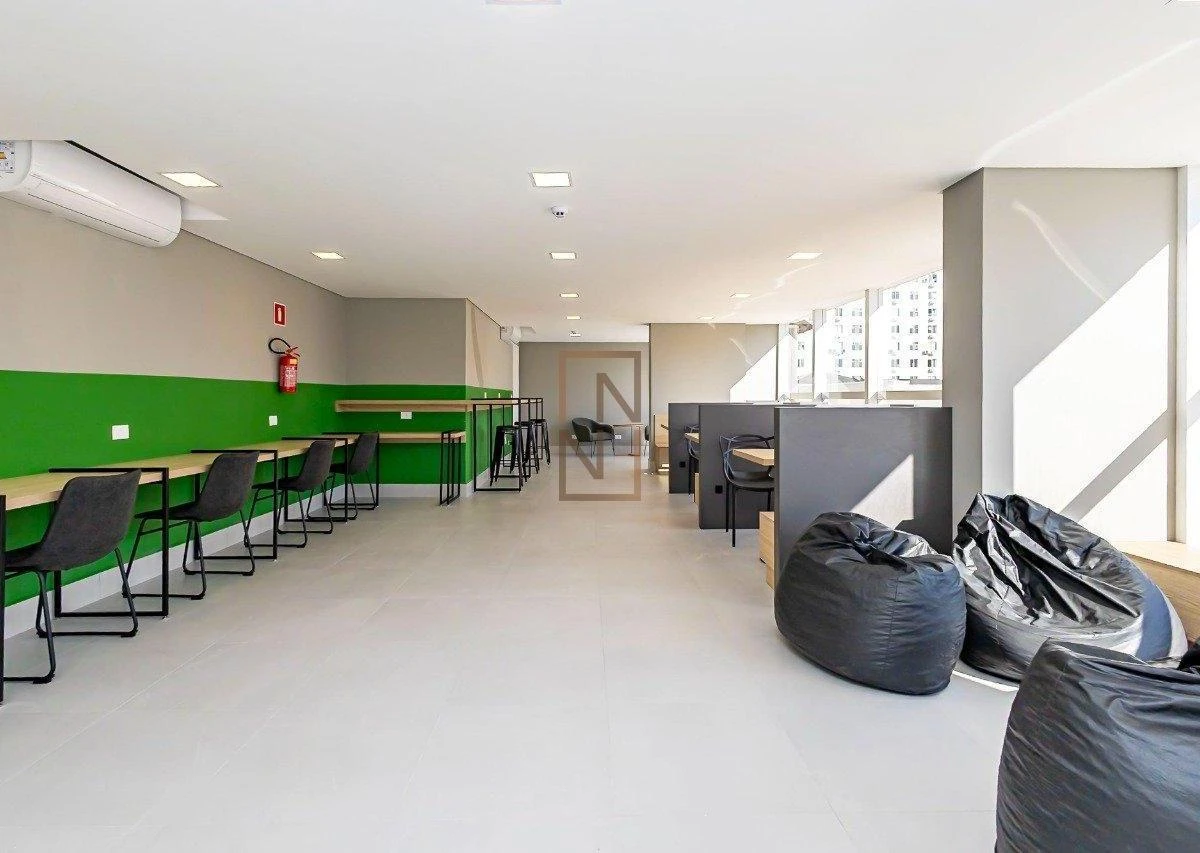 One-bedroom apartment in a building with a coworking space — photo 28
