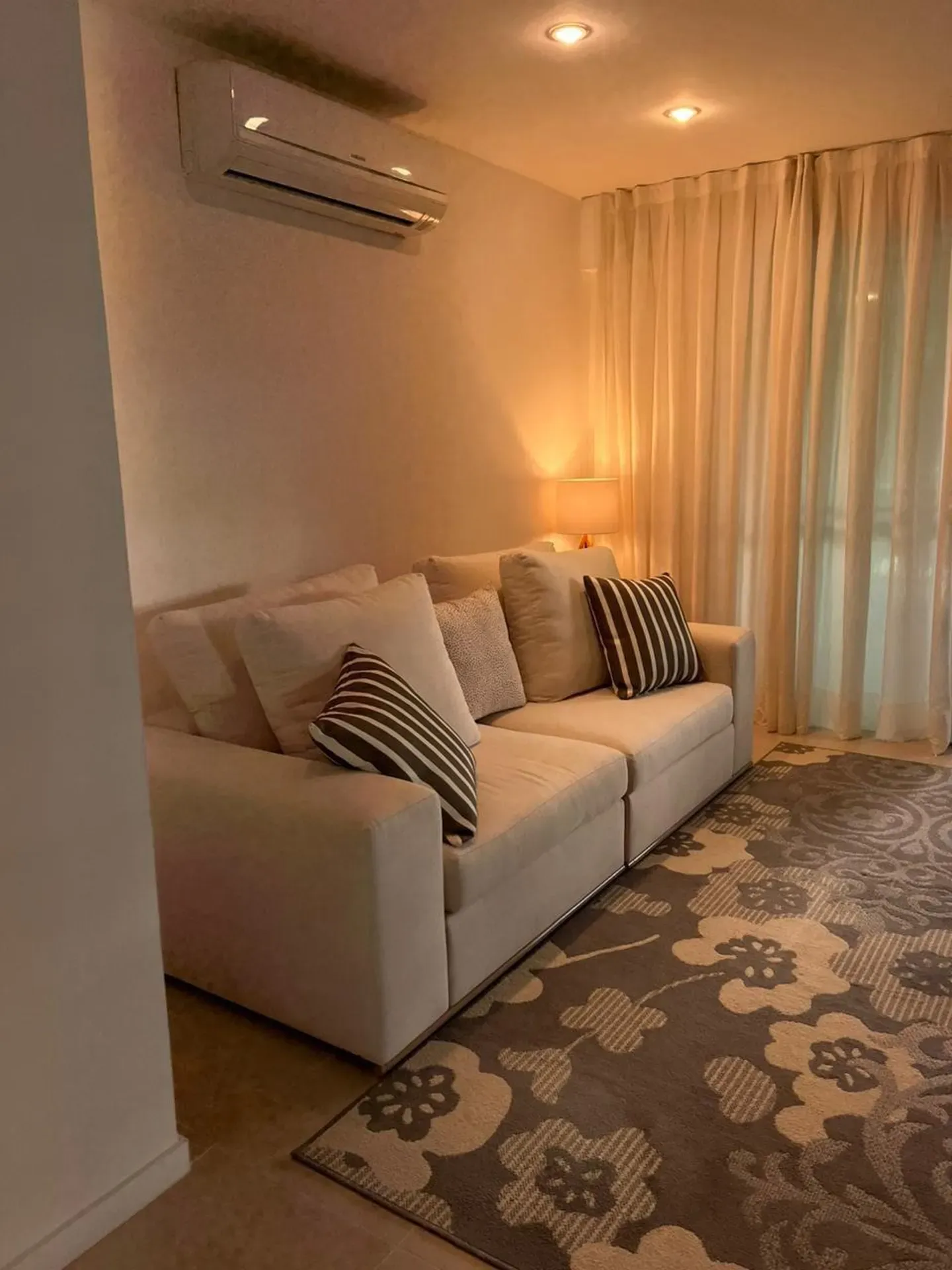 Furnished apartment with balcony, 4 bedrooms and 5 baths — photo 6