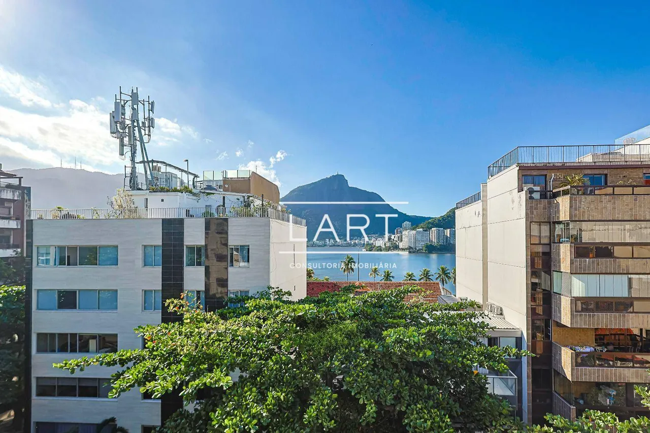 Apartamento com 3 quartos e 3 banheiros, 220 m² — photo 10