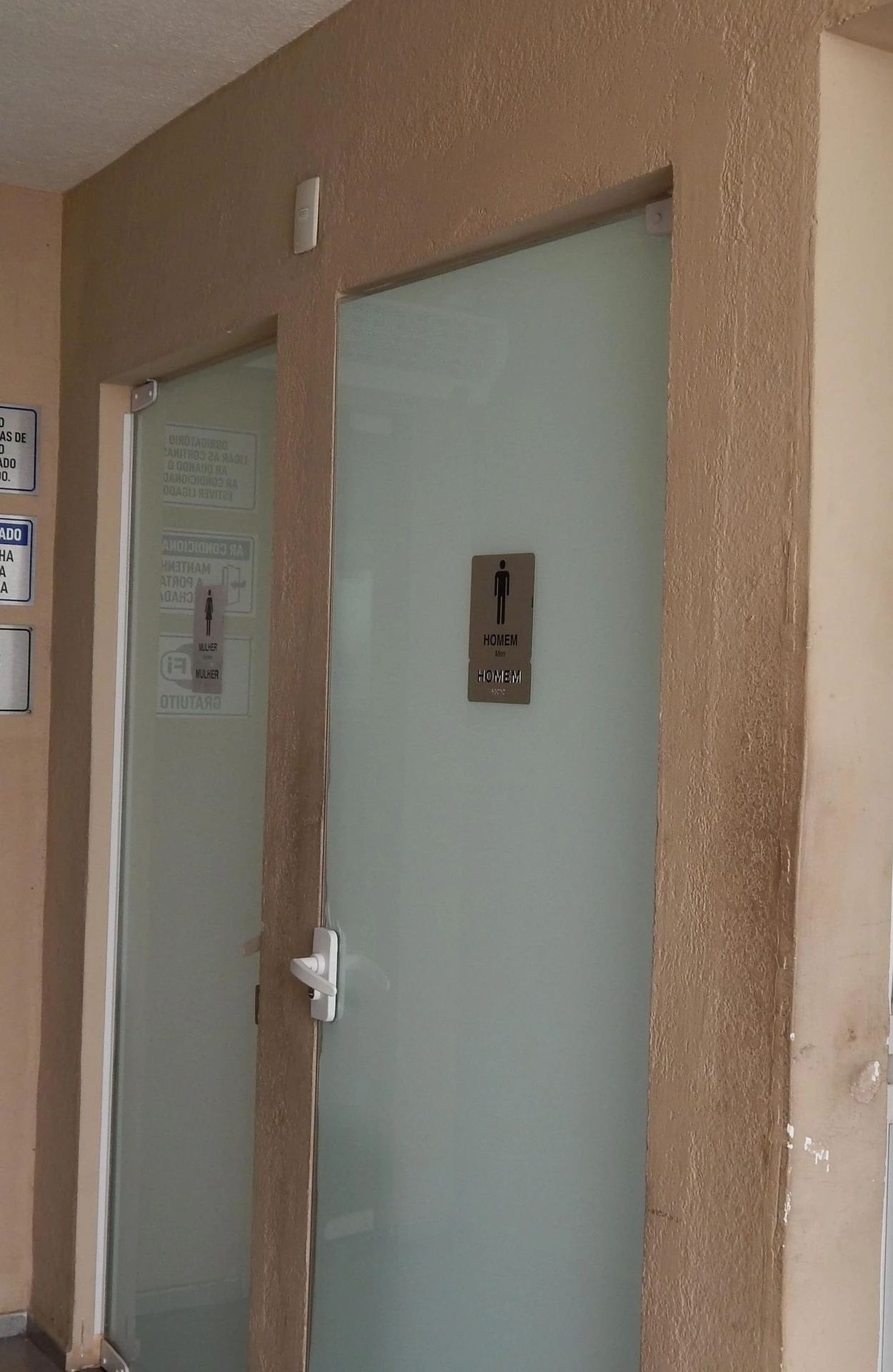 Wood or laminate floors in a 2-bedroom apartment, 41 m² — photo 18