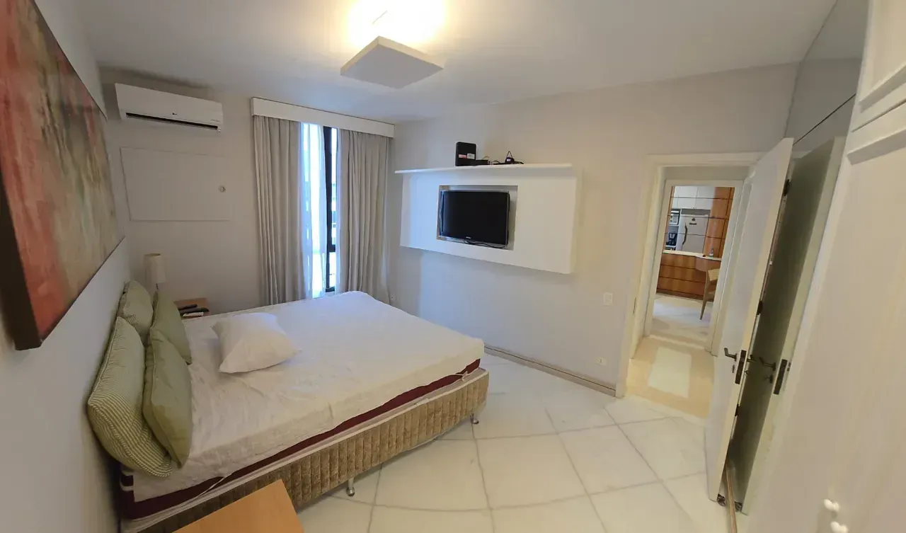 Furnished 2-bedroom apartment with open-plan kitchen — photo 10