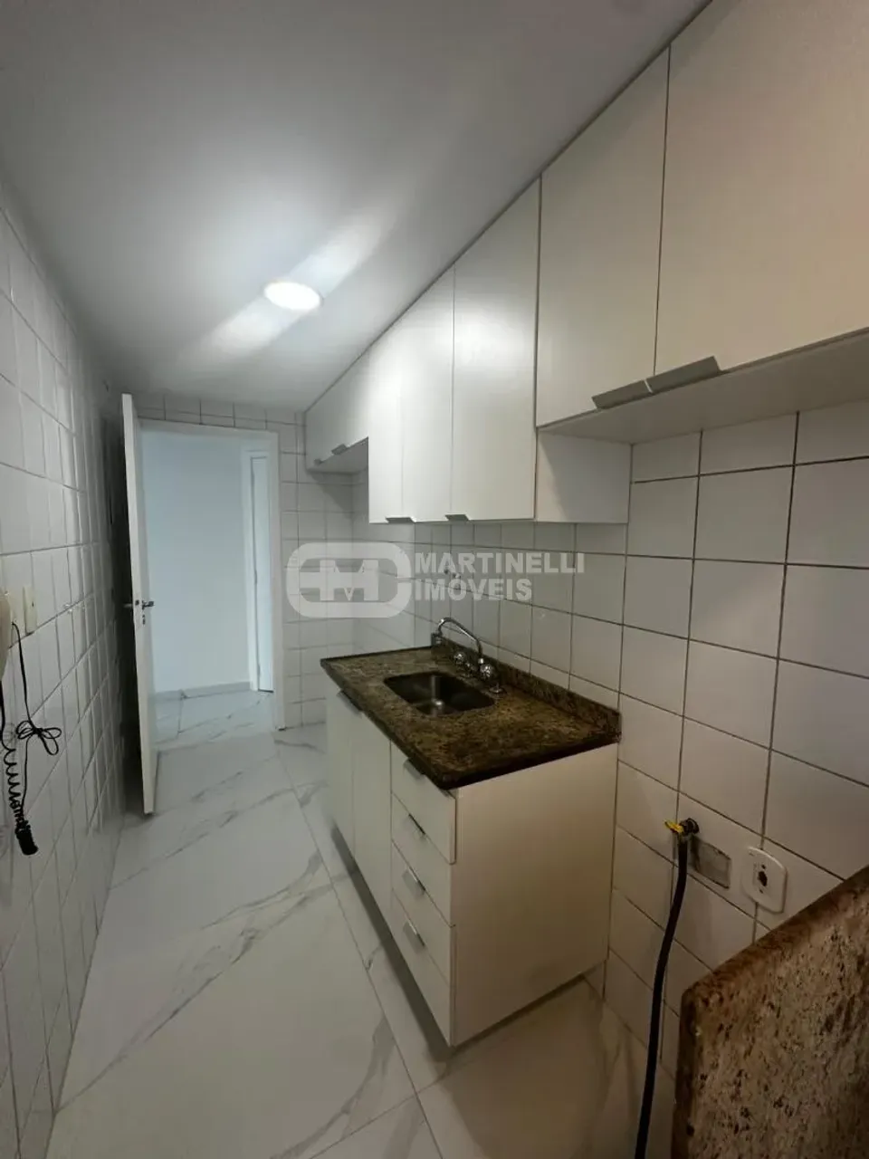 Unfurnished apartment with 3 bedrooms and 1 bathroom — photo 2