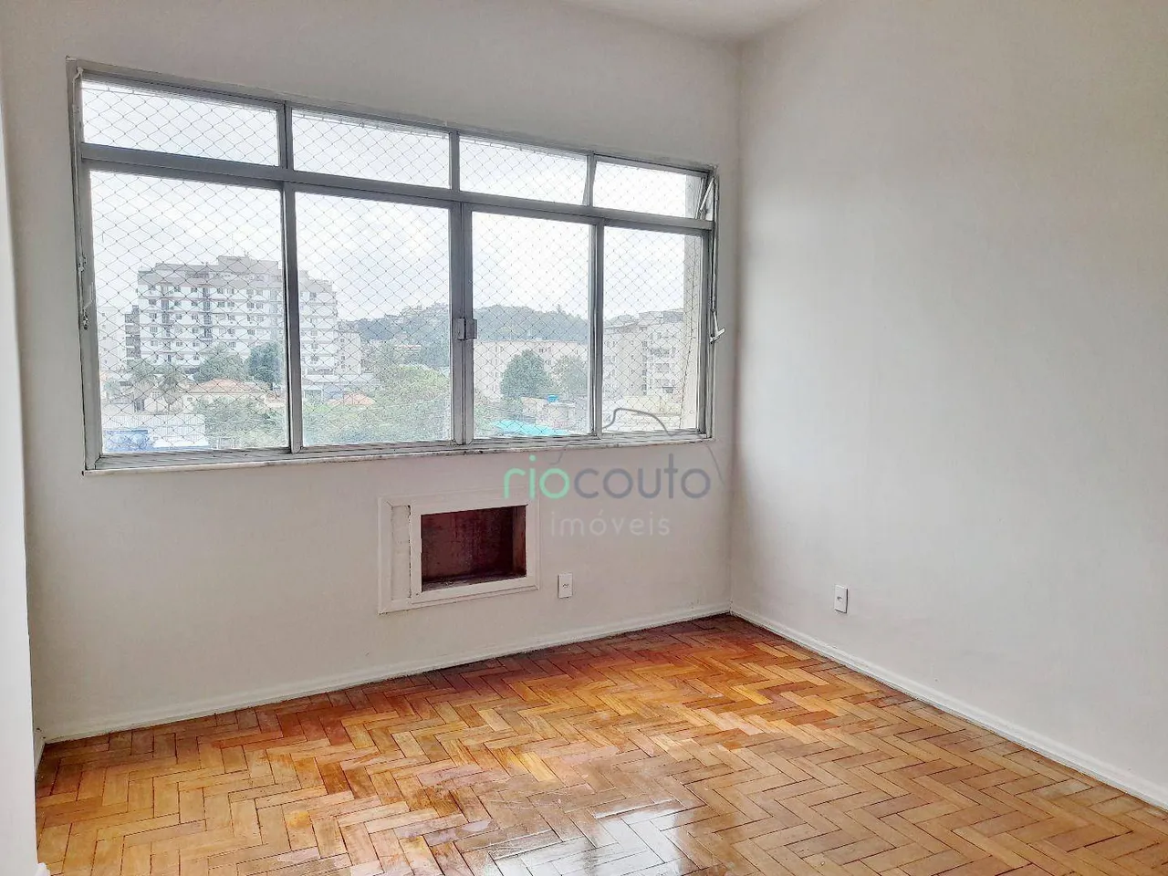 Unfurnished 2-bedroom apartment with 2 bathrooms and parking — photo 12