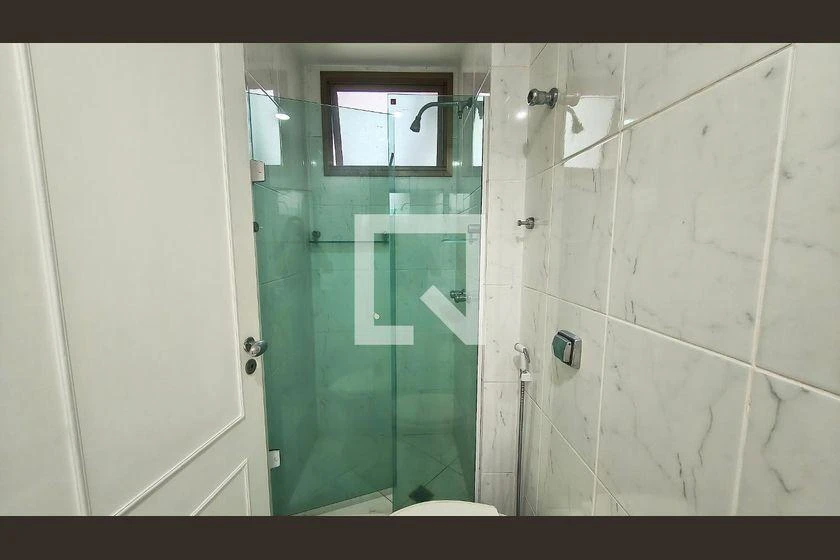 Apartamento com 3 suítes, varanda e 193 m² — photo 36